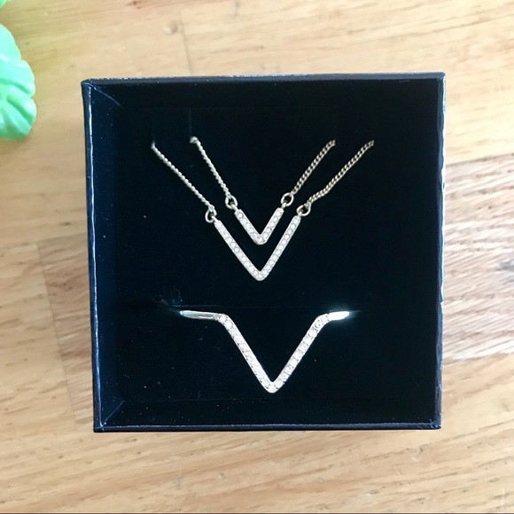 Victoria Secret - Picture 3 of 4